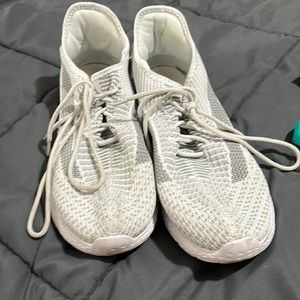 Whit men’s shoes size 10 (I believe)